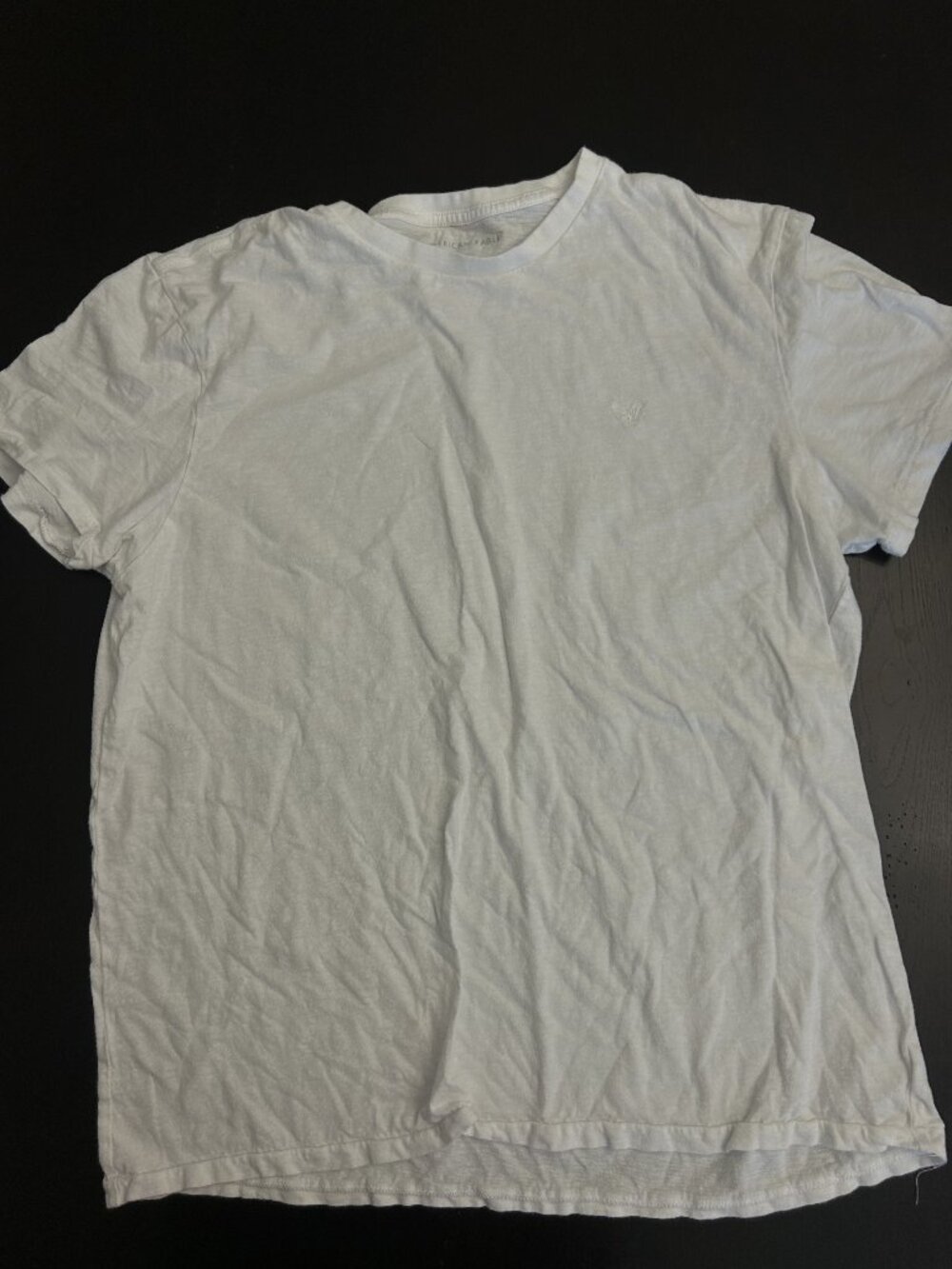 American Eagle white tee - large